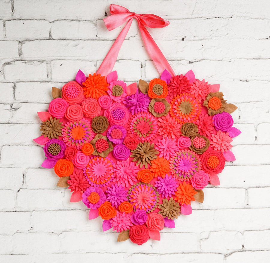 Couronne coeur florale en feutrine - image 1