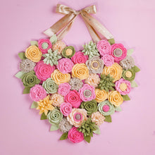Couronne coeur florale en feutrine - image 1