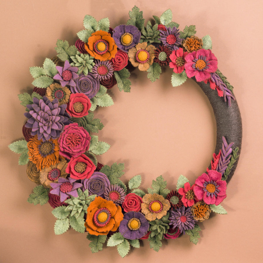 Couronne florale rustique en feutrine - image 1