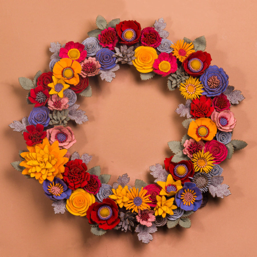 Couronne florale rustique en feutrine - image 1
