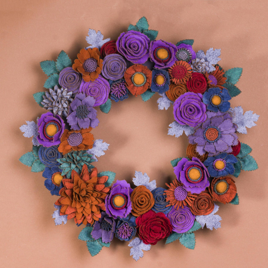 Couronne florale coloree en feutrine - image 1