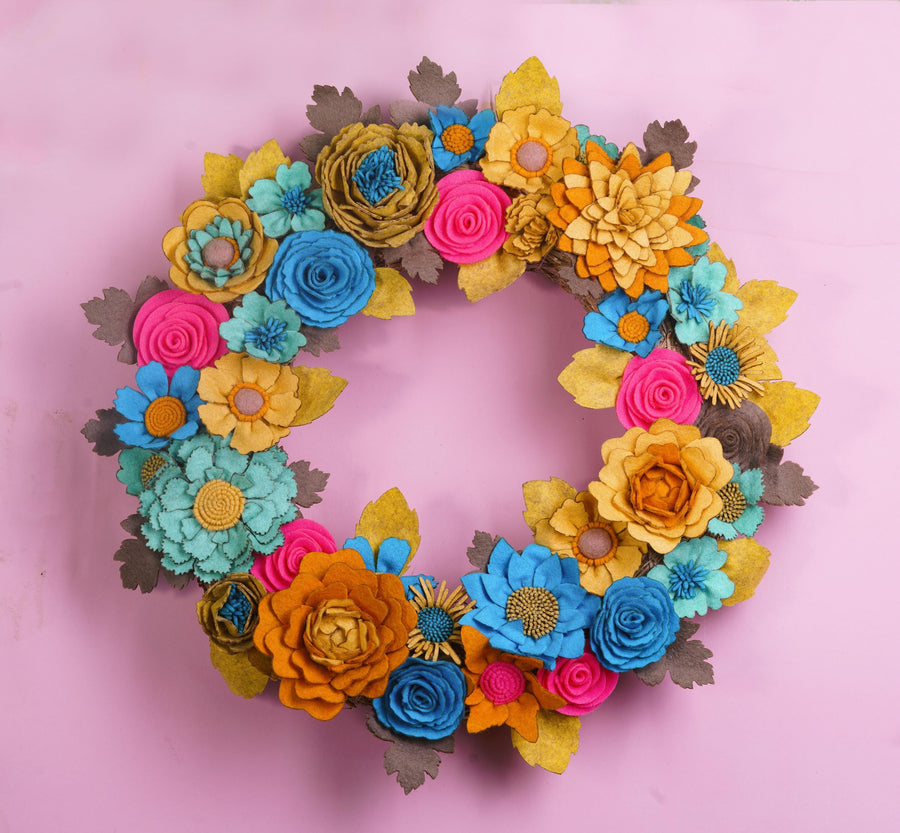 Couronne florale rustique en feutrine - image 1