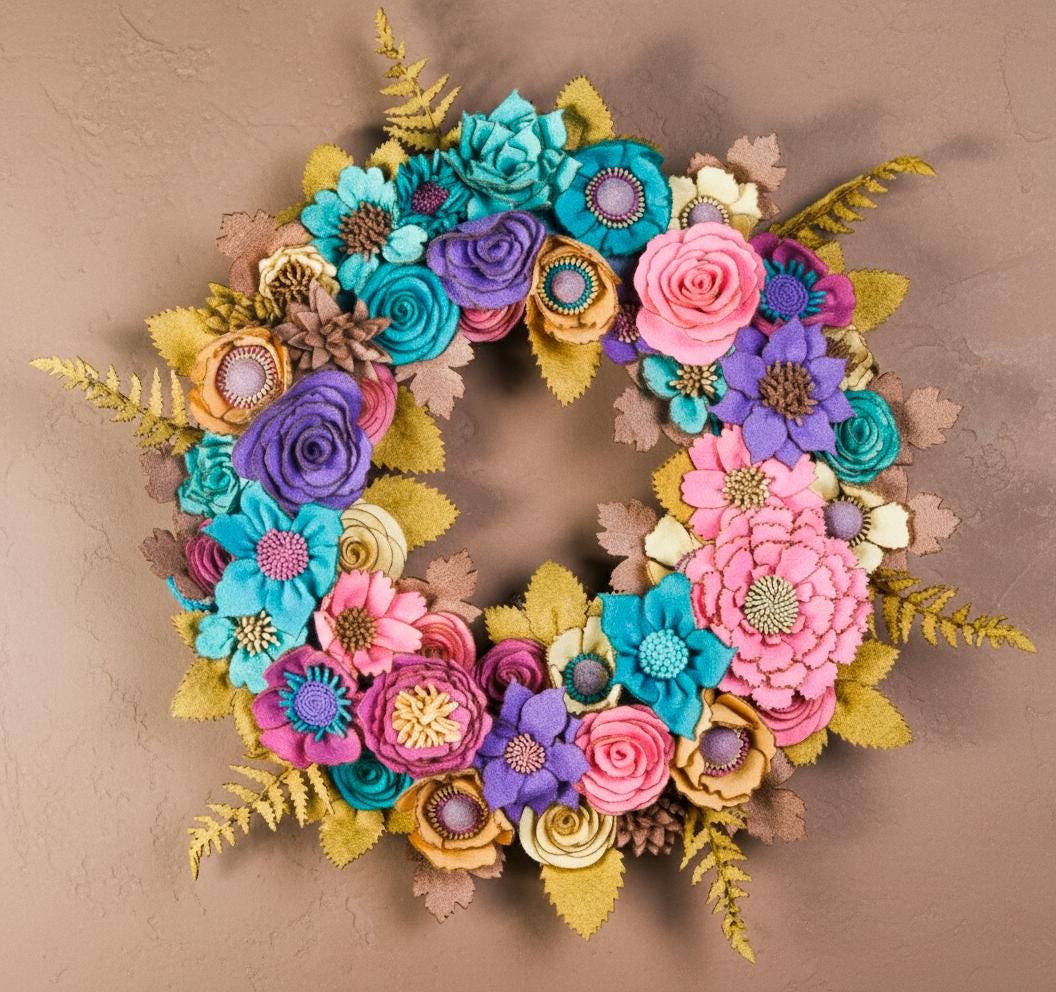 Couronne florale coloree en feutrine - image 1