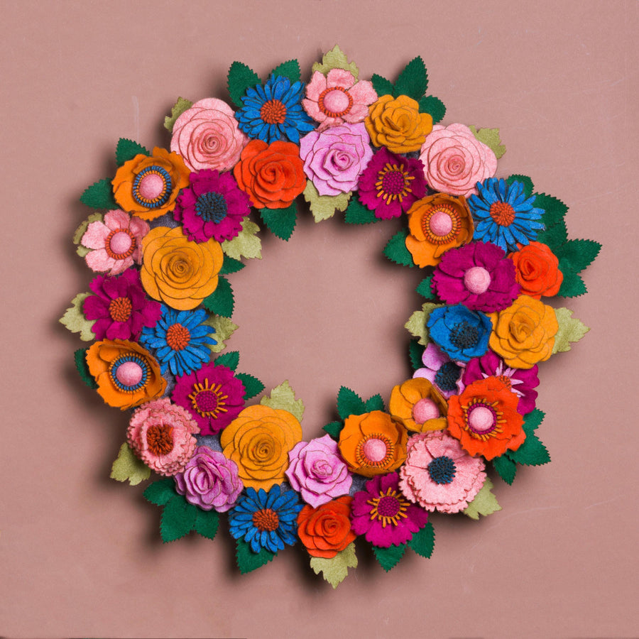 Couronne florale rustique en feutrine - image 1