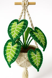 Suspension tropicale au crochet avec panier macrame - image 1
