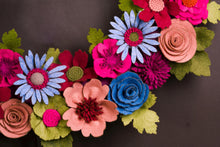 Couronne florale coloree en feutrine - image 2