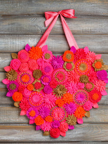 Couronne coeur florale en feutrine - image 3