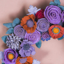 Couronne florale coloree en feutrine - image 3