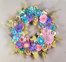 Couronne florale coloree en feutrine - image 3
