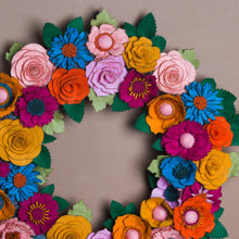Couronne florale rustique en feutrine - image 3