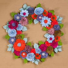 Couronne florale coloree en feutrine - image 4