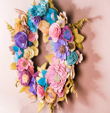 Couronne florale coloree en feutrine - image 4