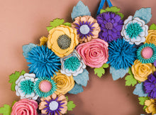 Couronne de fleurs sauvages en feutrine - image 4