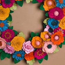 Couronne florale rustique en feutrine - image 4
