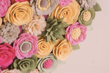 Couronne coeur florale en feutrine - image 5