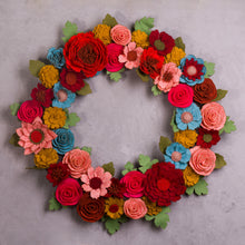 Couronne florale en feutrine - image 5