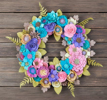 Couronne florale coloree en feutrine - image 6