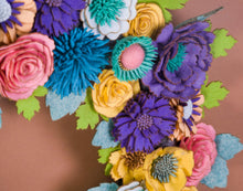 Couronne de fleurs sauvages en feutrine - image 6
