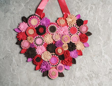 Couronne coeur florale en feutrine - image 7