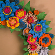 Couronne de fleurs sauvages en feutrine - image 7