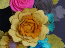 Couronne florale rustique en feutrine - image 7