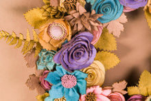 Couronne florale coloree en feutrine - image 7