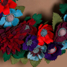 Couronne florale rustique en feutrine - image 7