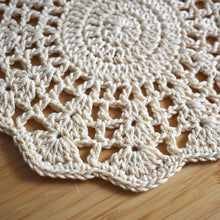 Naperron fleuri au crochet - image 8