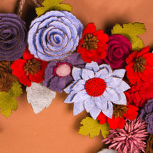 Couronne florale coloree en feutrine - image 8