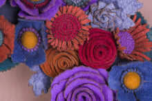 Couronne florale coloree en feutrine - image 8