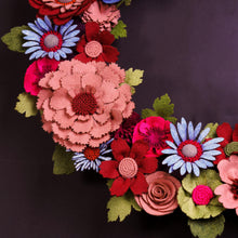 Couronne florale coloree en feutrine - image 9