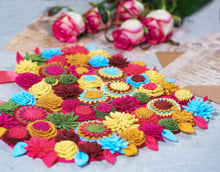 Couronne coeur florale en feutrine - image 10