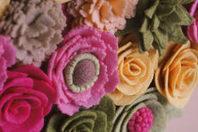 Couronne coeur florale en feutrine - image 10
