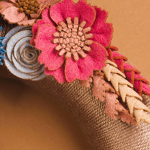 Couronne florale neutre en feutrine - image 10