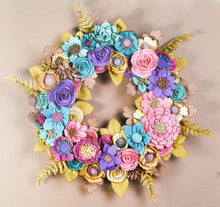 Couronne florale coloree en feutrine - image 10