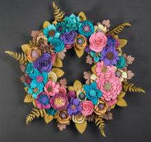 Couronne florale coloree en feutrine - image 11