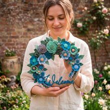 Couronne florale avec panneau bienvenue - image 12
