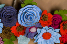 Couronne florale coloree en feutrine - image 12