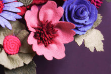 Couronne florale coloree en feutrine - image 13