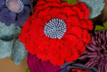 Couronne florale coloree en feutrine - image 15