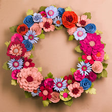 Couronne florale coloree en feutrine - image 16