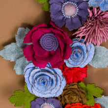 Couronne florale coloree en feutrine - image 17