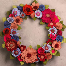 Couronne florale coloree en feutrine - image 17