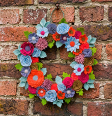 Couronne florale coloree en feutrine - image 18