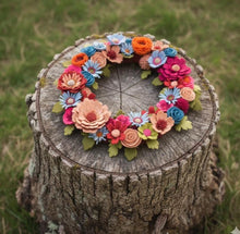 Couronne florale coloree en feutrine - image 20